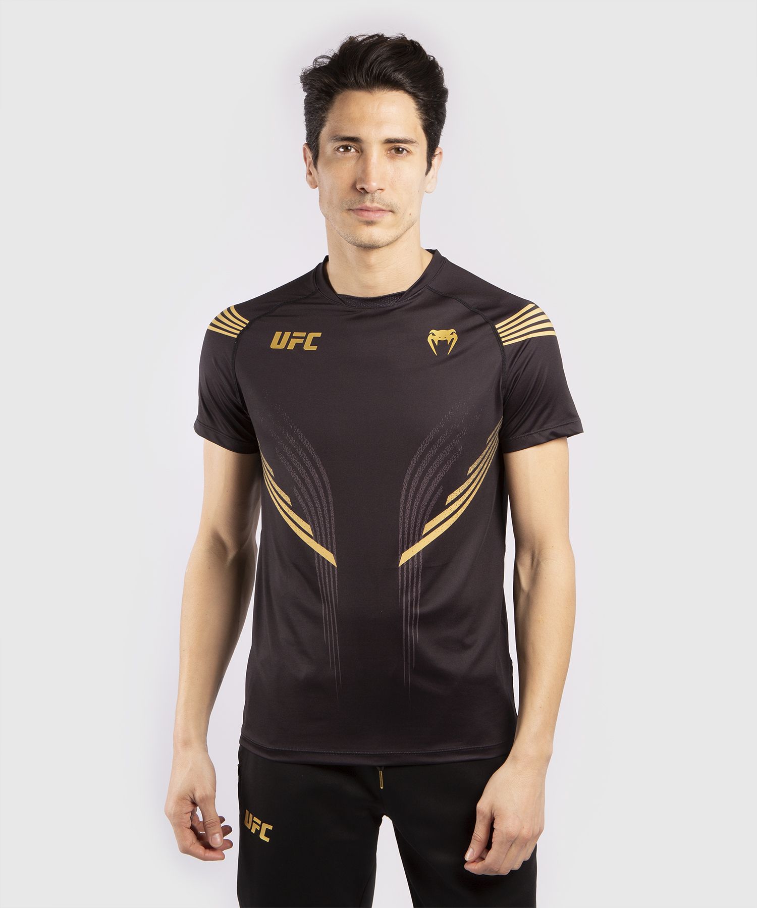 UFC Venum PRO LINE CHAMPION Dry Tech póló, Fekete/Arany
