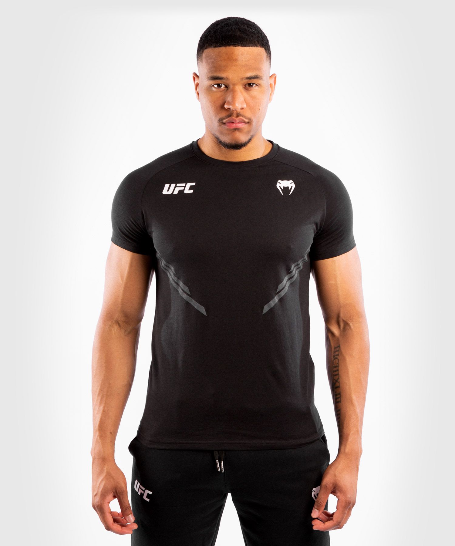 UFC Venum REPLICA Pamut póló, Fekete/Fehér