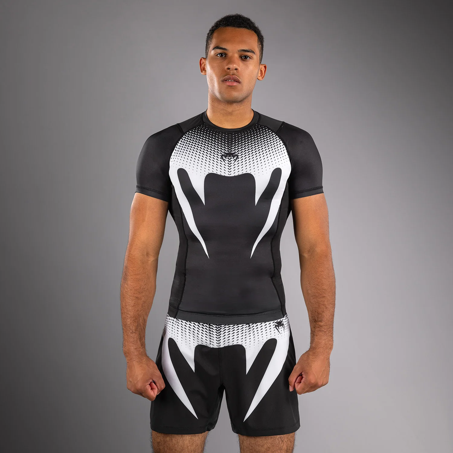 VENUM NO GI Rashguard, Rövid ujjú, Fekete/Fehér