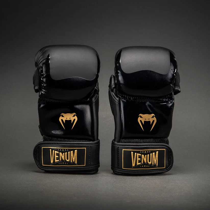 VENUM ATTACK 2.0 BŐR Sparring kesztyű, Fekete/Arany