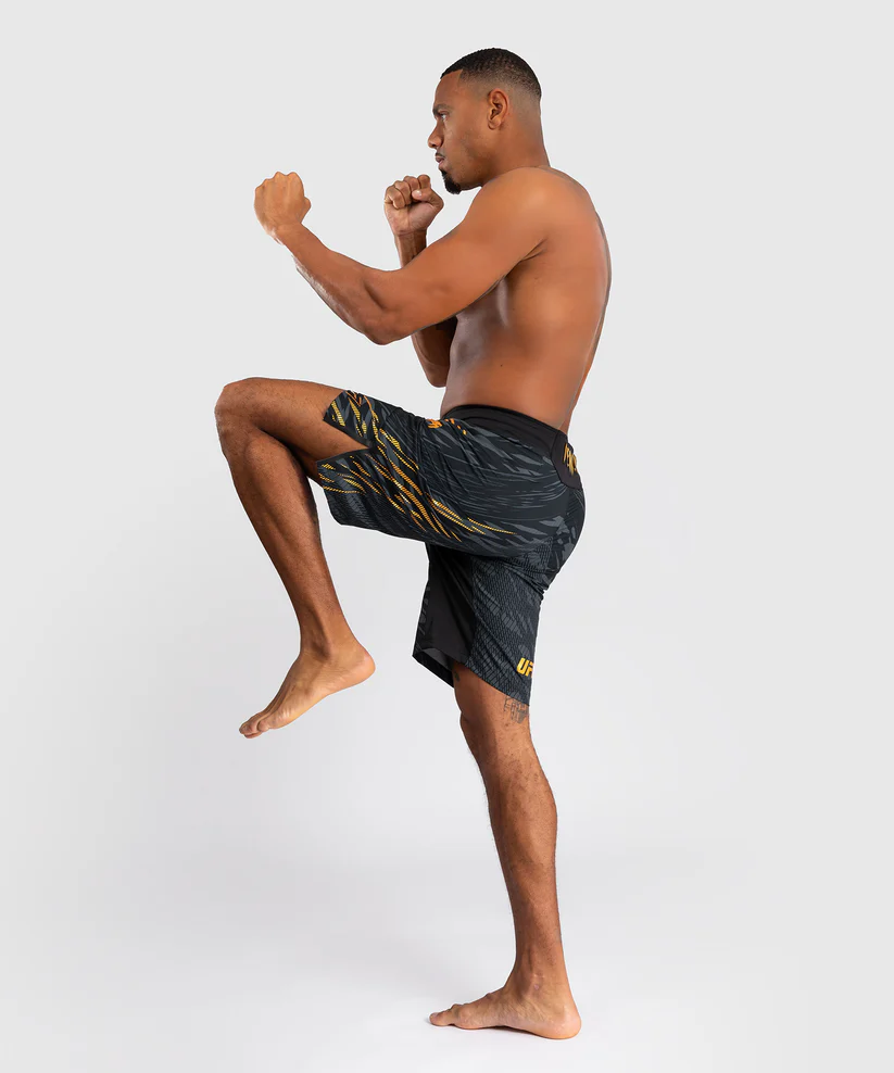 UFC FUSION By Venum AUTHENTIC FIGHT NIGHT Fightshort, Long Fit, Champion