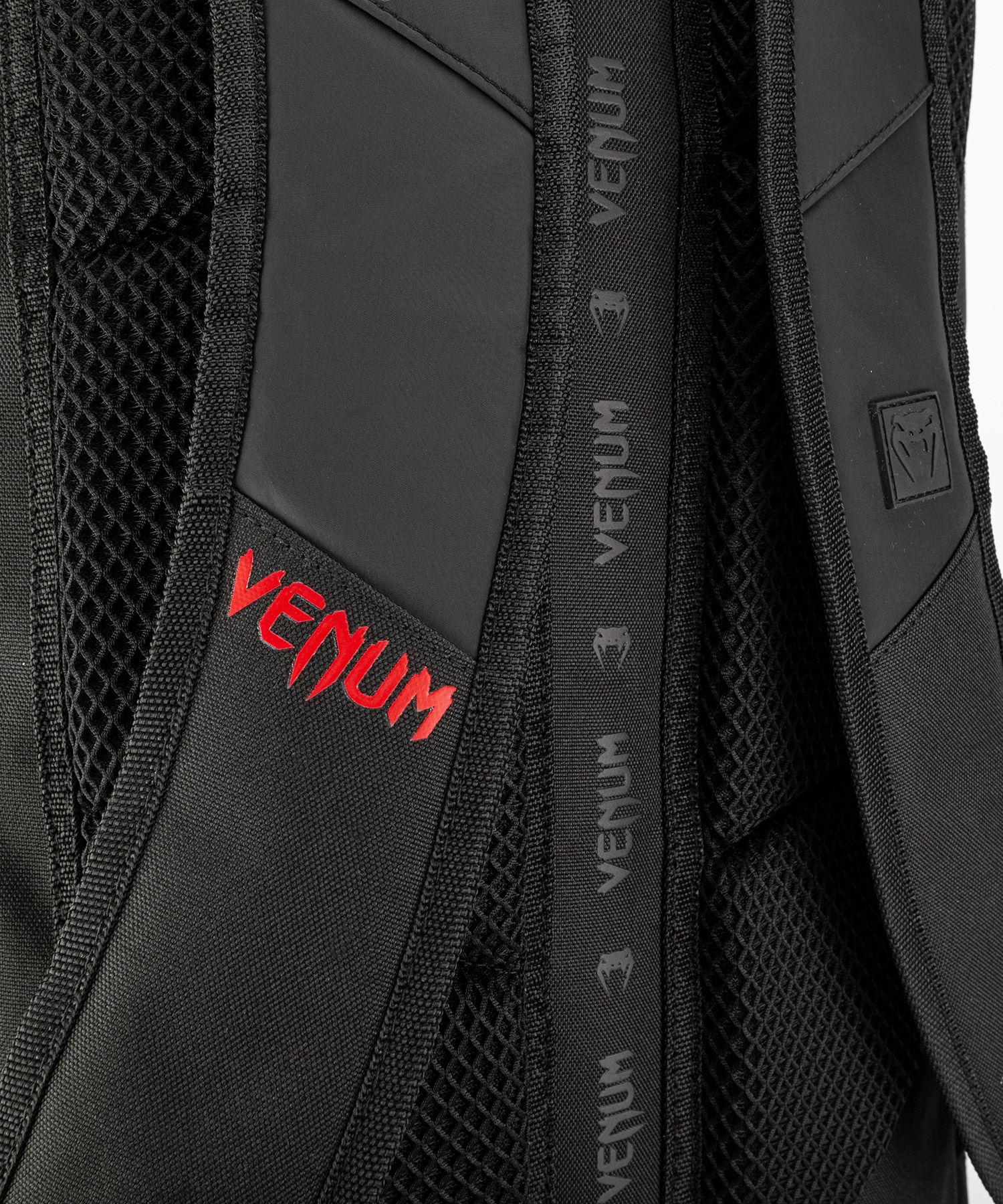 VENUM CHALLENGER XTREME EVO Hátizsák, Fekete/Piros